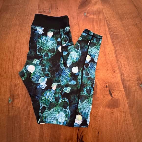 Constantly Varied Gear Mermaid Skull Print - Picture 2 of 3